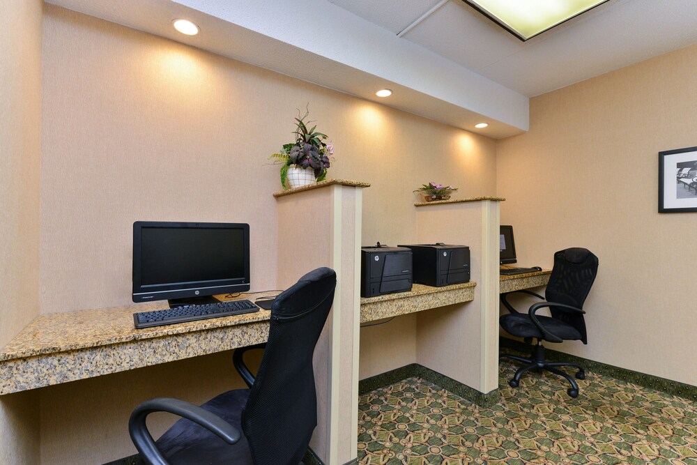 Comfort Inn & Suites Alexandria Van Dorn Street