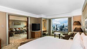 Premium bedding, minibar, in-room safe, desk