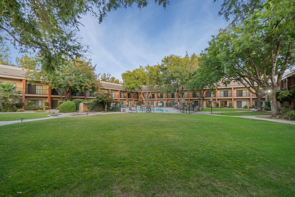 Piccadilly Inn Airport in Fresno Best Rates & Deals on Orbitz