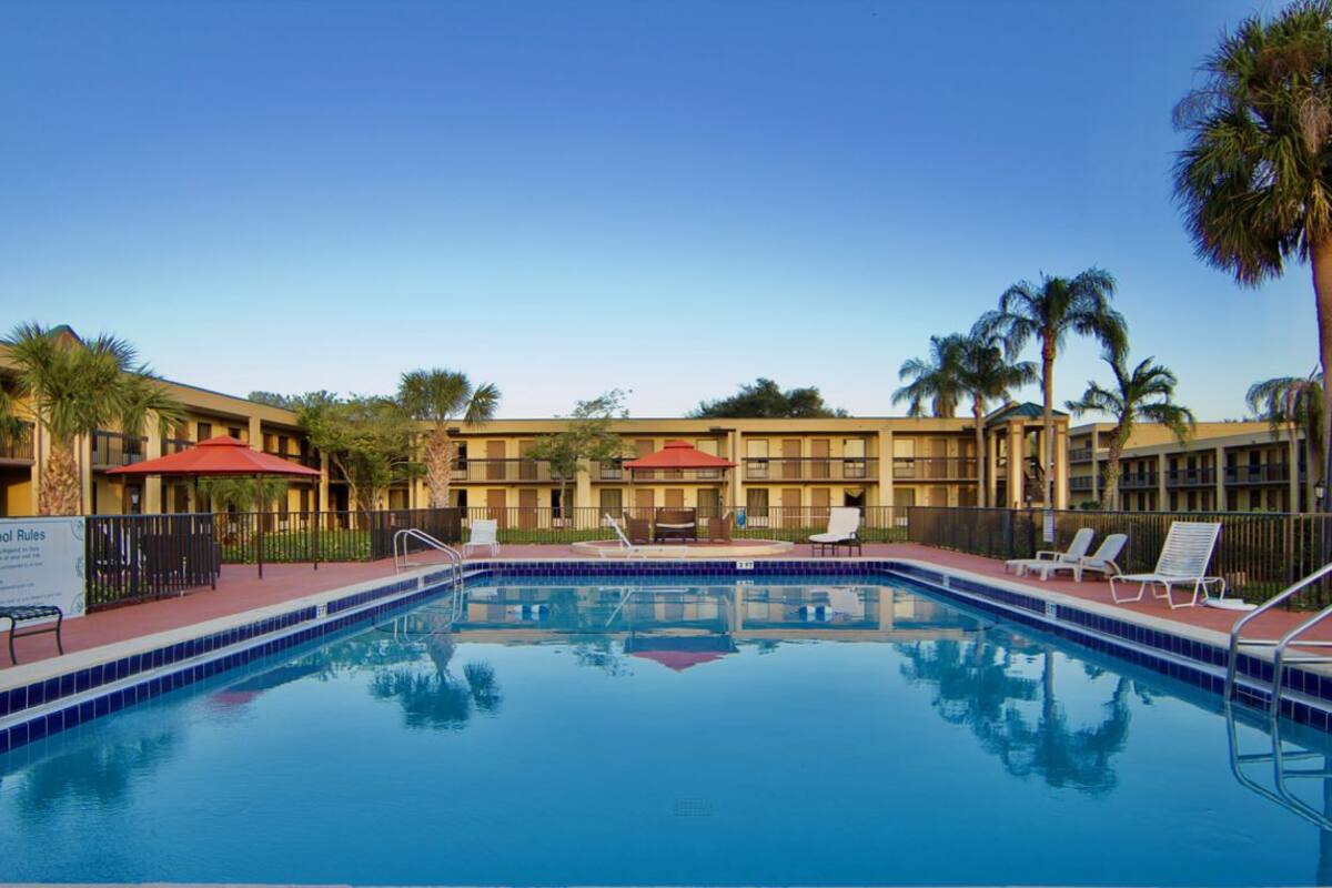 Winter Haven Gardens Extended Stay Hotel In Lakeland Winter