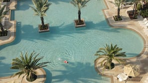 3 outdoor pools, open 8:00 AM to 10:00 PM, free pool cabanas