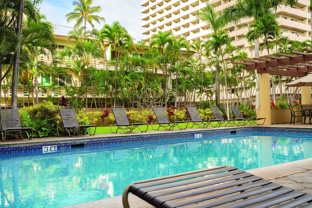Club Wyndham Royal Garden At Waikiki In Honolulu Hotel Rates Reviews On Orbitz