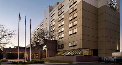 DoubleTree by Hilton St. Paul East