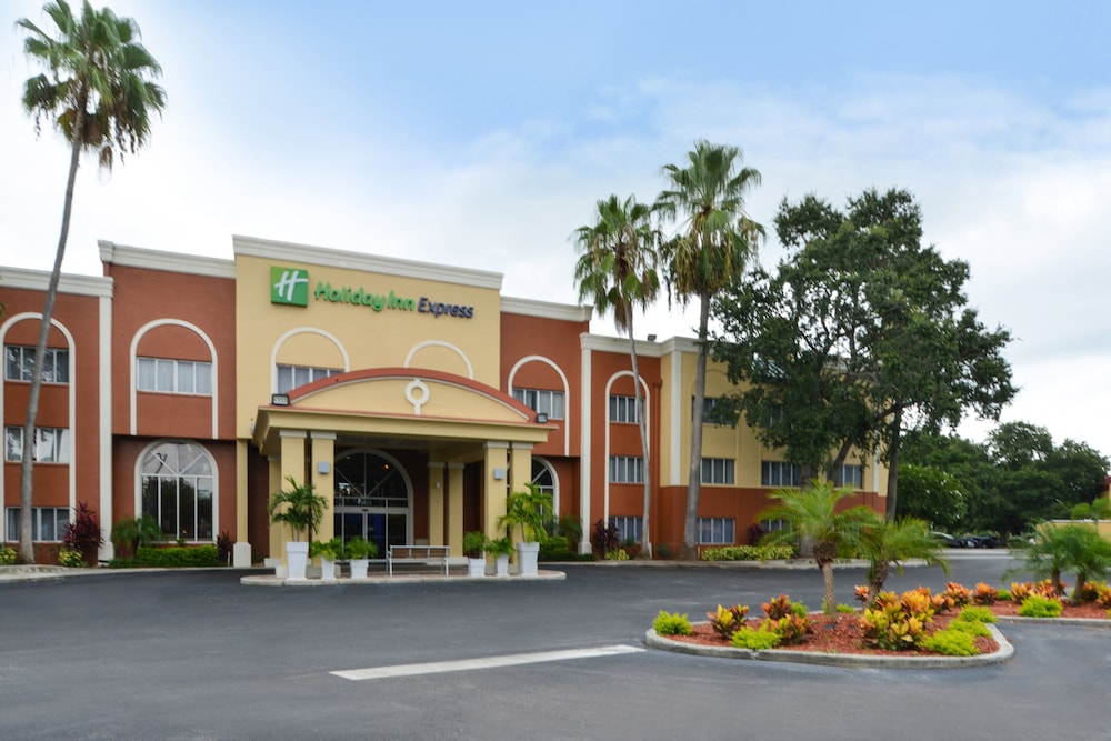 Holiday Inn Express Clearwater East Icot Center An Ihg Hotel In St Petersburg Clearwater Hotel Rates Reviews On Orbitz