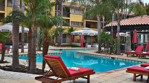 Outdoor pool, free cabanas, pool umbrellas