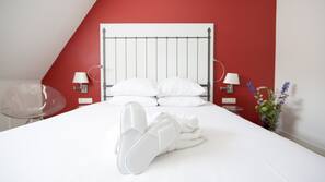 In-room safe, desk, iron/ironing board, rollaway beds