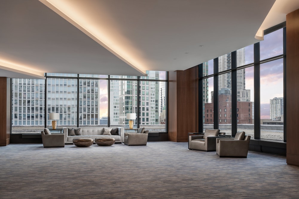 Living area, The Ritz-Carlton, Chicago