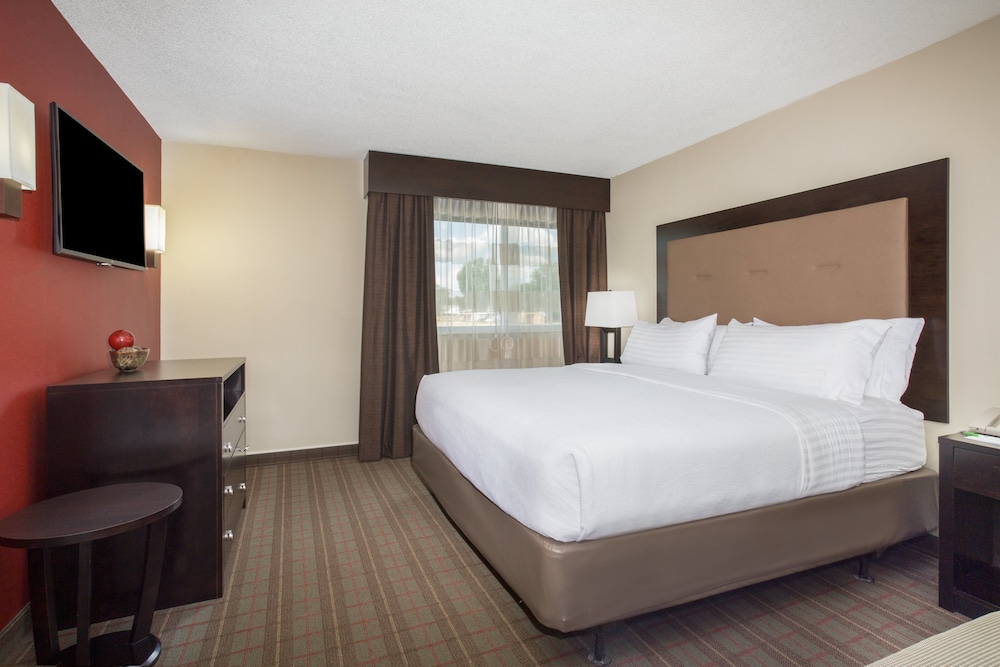 Holiday Inn Riverton, an IHG Hotel