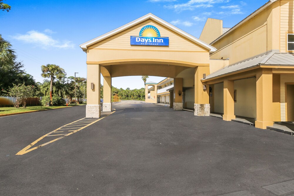 Days Inn by Wyndham Daytona Beach Speedway