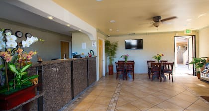 Aloha Inn
