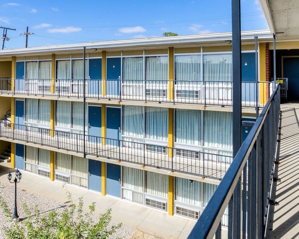 Find econo lodge Oct 08, · Now $45 (Was $̶5̶6̶) on TripAdvisor: Econo Lodge, Christiansburg. See traveler reviews, 59 candid photos, and great deals for Econo Lodge, ranked #9 of 14 hotels in Christiansburg and rated of 5 at TripAdvisor.