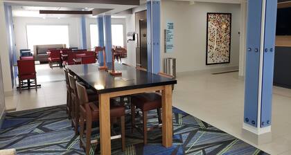 Holiday Inn Express Arlington, an IHG Hotel