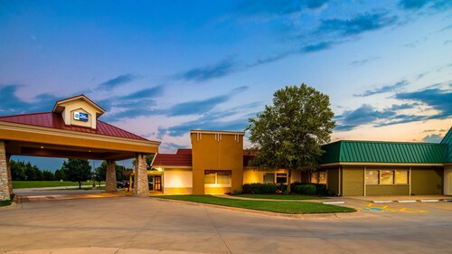 Newton Kansas Hotels From 47 Cheap Hotel Deals Travelocity