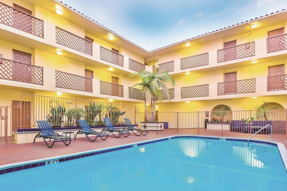 Comfort Inn San Diego Old Town In San Diego Hotel Rates