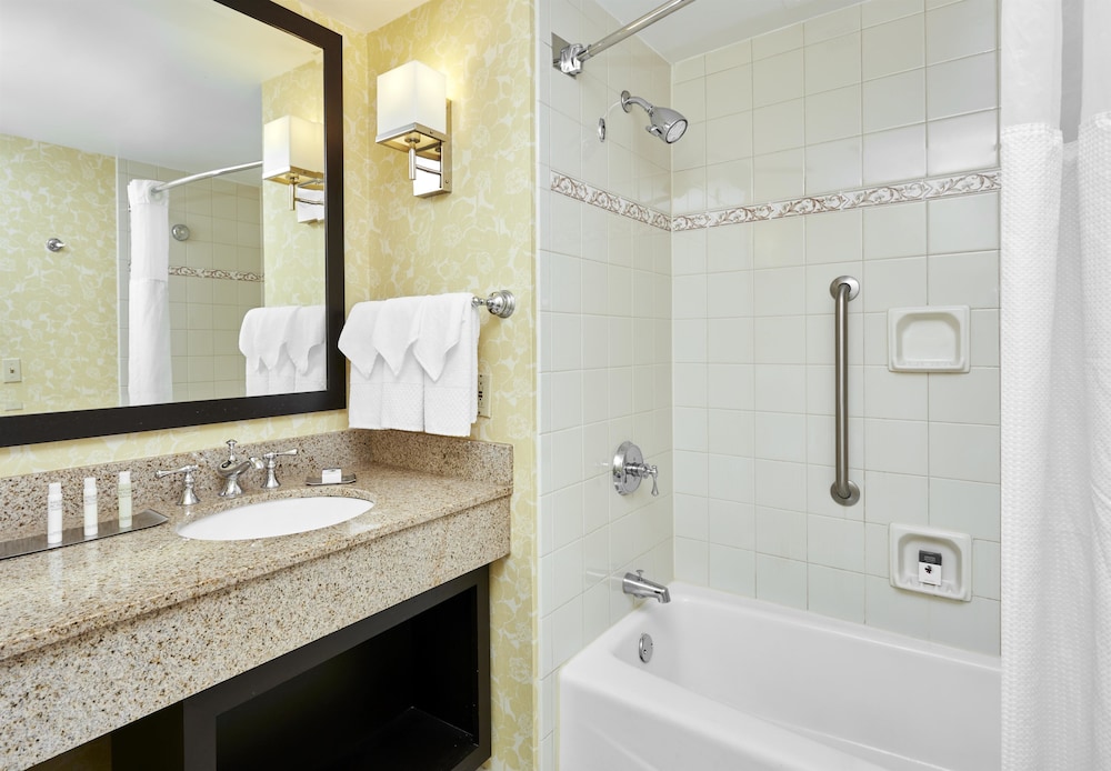 DoubleTree by Hilton Chicago - Oak Brook