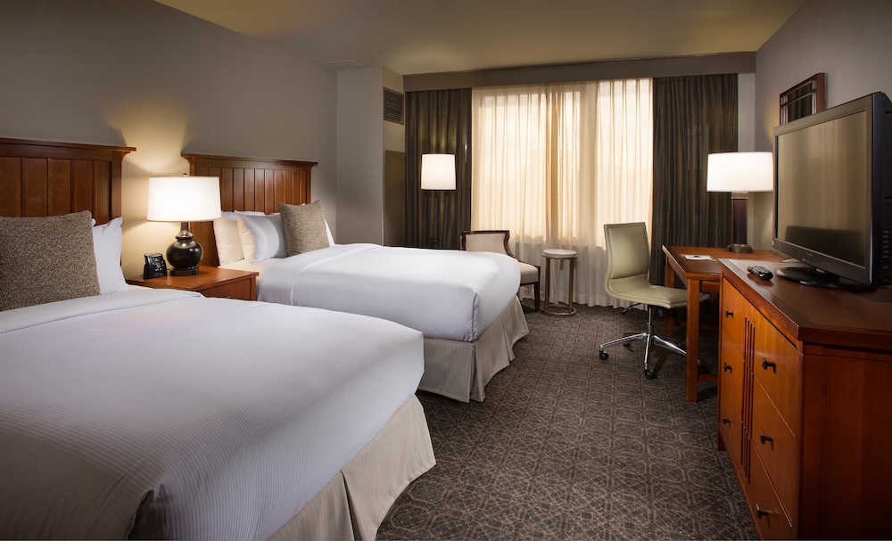 DoubleTree by Hilton Chicago - Oak Brook