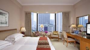 Minibar, in-room safe, Internet, alarm clocks