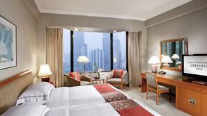 Minibar, in-room safe, Internet, alarm clocks