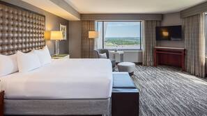 Premium bedding, in-room safe, desk, laptop workspace