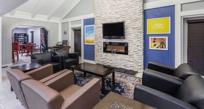 Days Inn by Wyndham College Park Airport Best Road