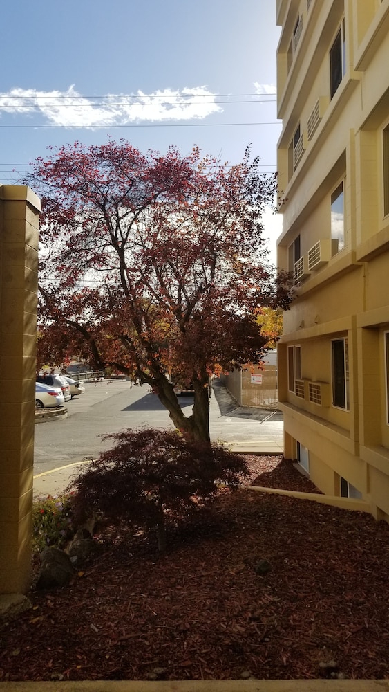 Property grounds, Ramada by Wyndham Downtown Spokane