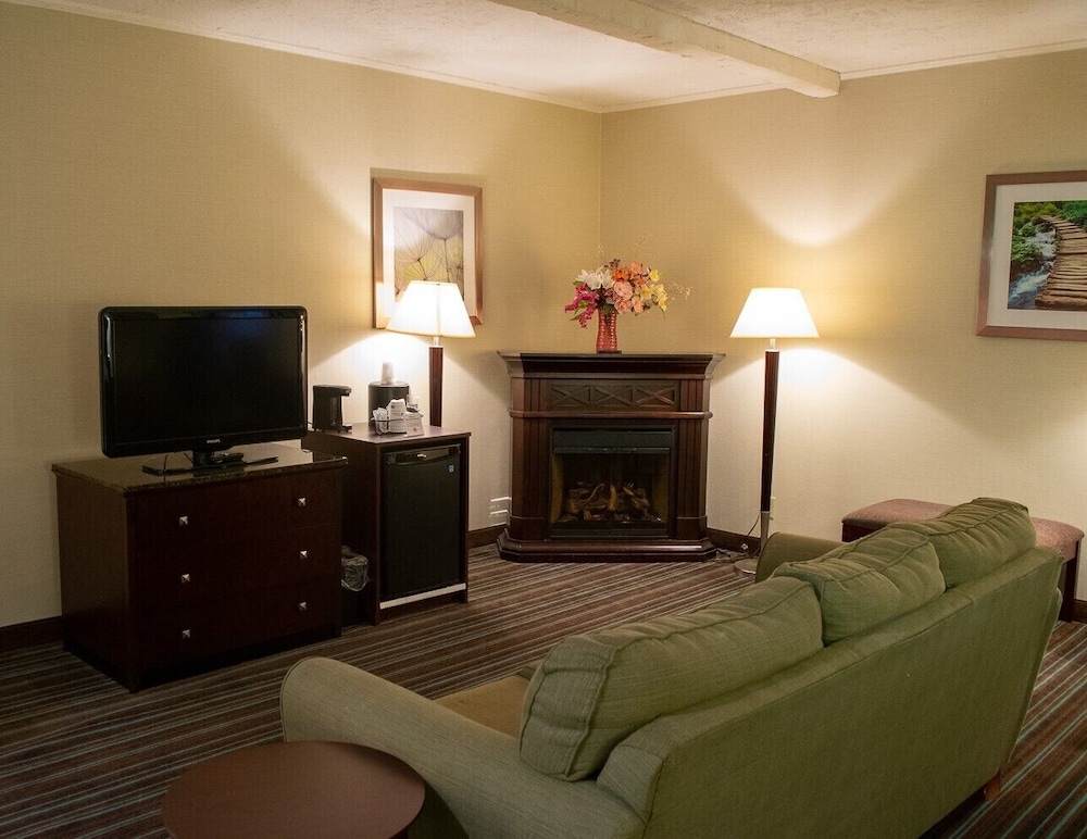 Best Western Plus Lockport Hotel in Lockport | Best Rates & Deals on Orbitz
