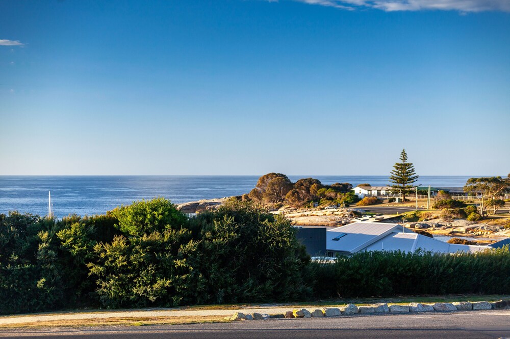 Beachfront At Bicheno