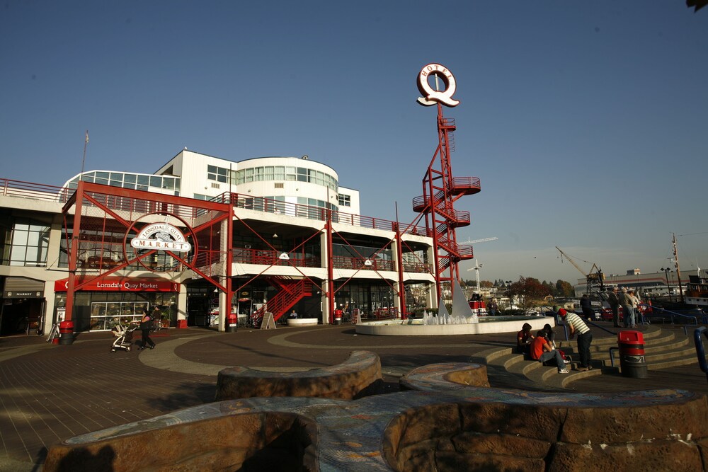 Exterior, Lonsdale Quay Hotel