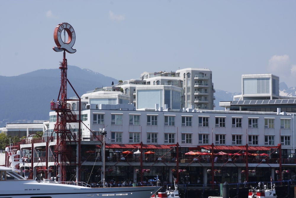 Front of property, Lonsdale Quay Hotel