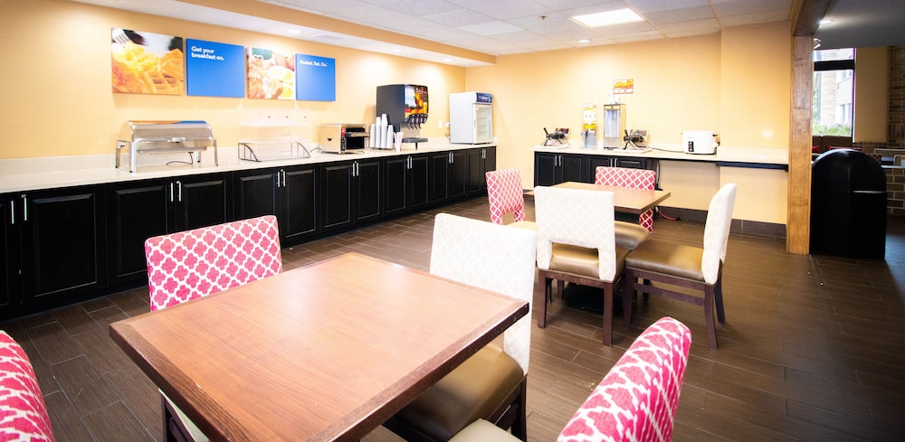 Coffee shop, Comfort Inn Arlington Heights - O'Hare Airport