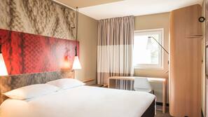 1 chambre, coffre-forts dans les chambres, bureau