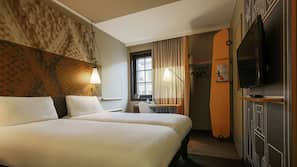 1 chambre, coffre-forts dans les chambres, bureau