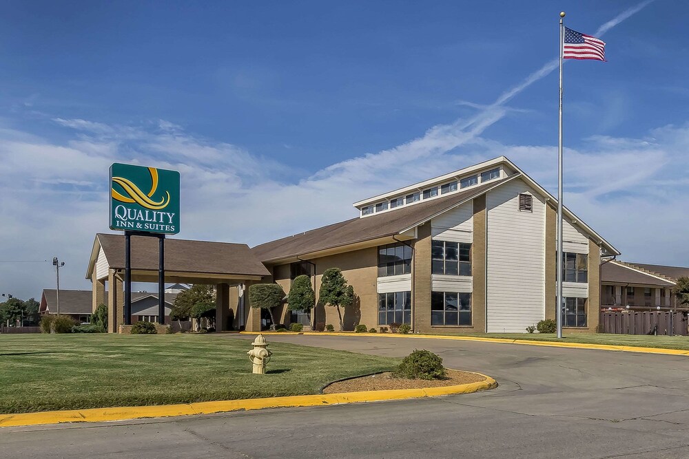 Quality Inn Suites Stuttgart North In Hazen Hotel Rates