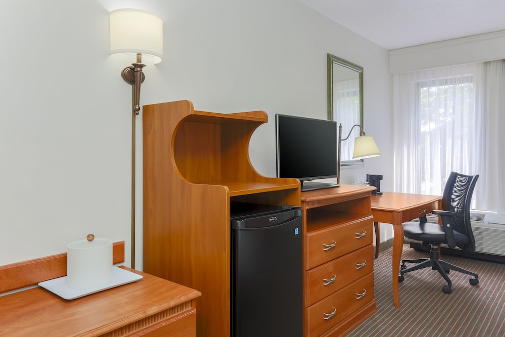 Hampton Inn MemphisWalnut Grove/Baptist Hospital East in Memphis Best Rates & Deals on Orbitz