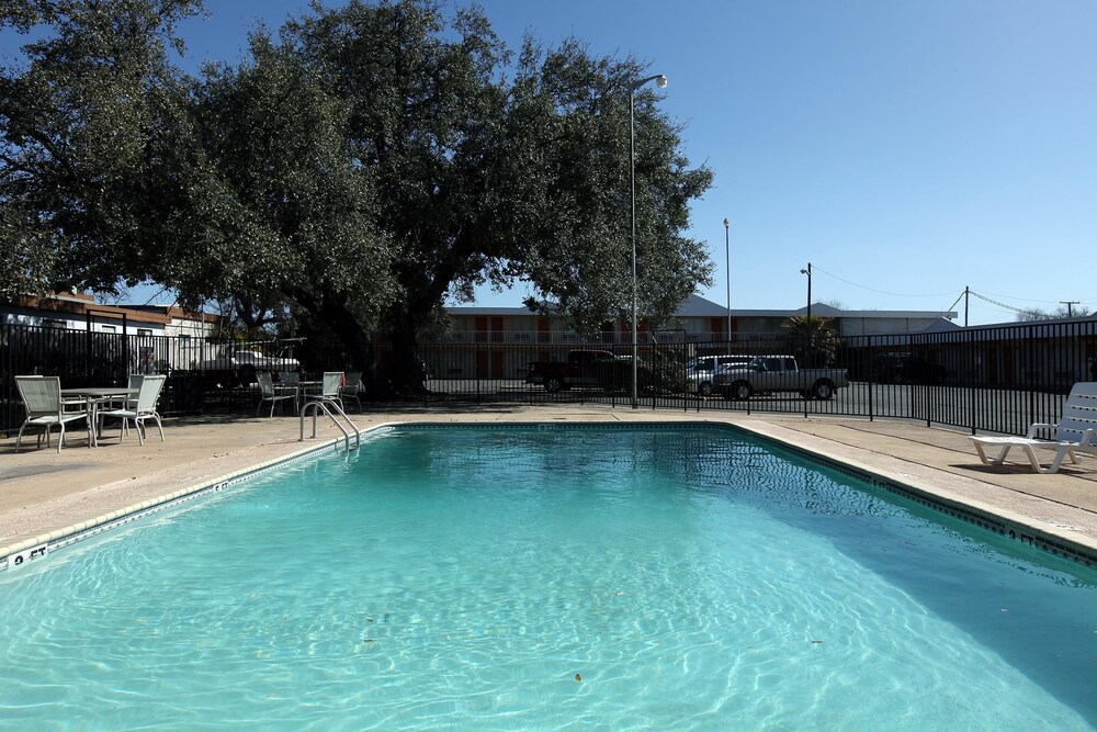 Americas Best Value Inn Uvalde Uvalde Usa Best Price - 
