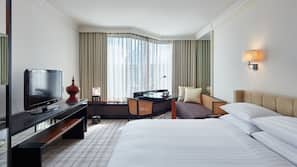 Bộ đồ giường cao cấp, minibar, két bảo mật tại phòng