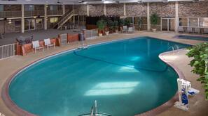 Piscina interna, piscina externa