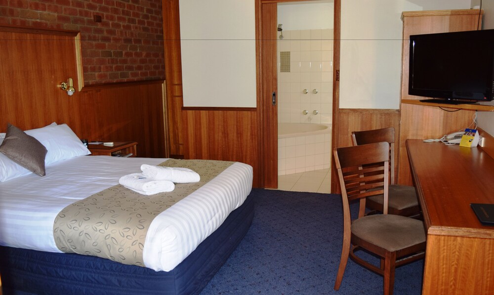 Room, Early Australian Motor Inn