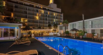 El Tropicano Riverwalk Hotel