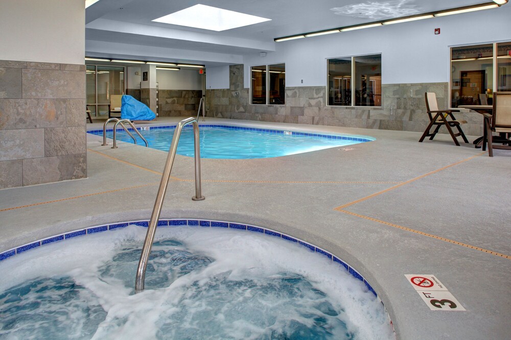 Indoor spa tub, Country Inn & Suites by Radisson, Asheville Downtown Tunnel Road, NC