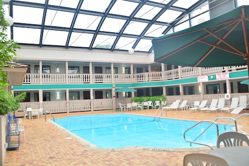Great Place to stay Elk Grove Hotel near Elk Grove Village