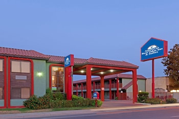Americas Best Value Inn & Suites Bakersfield Central