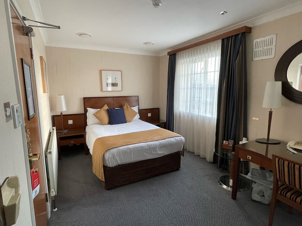 Best Western Welwyn Garden City Homestead Court Hotel