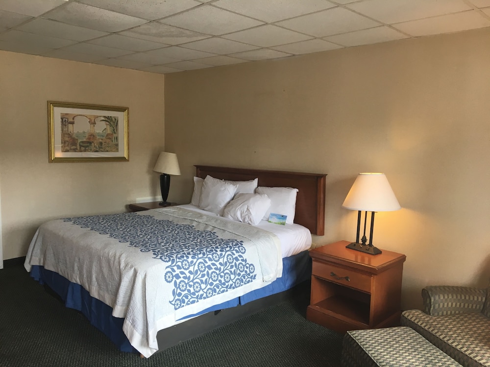 Room, Rodeway Inn