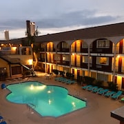 3 Star Hotels In East Of The Strip Las Vegas 21 Expedia Mardi Gras Hotel