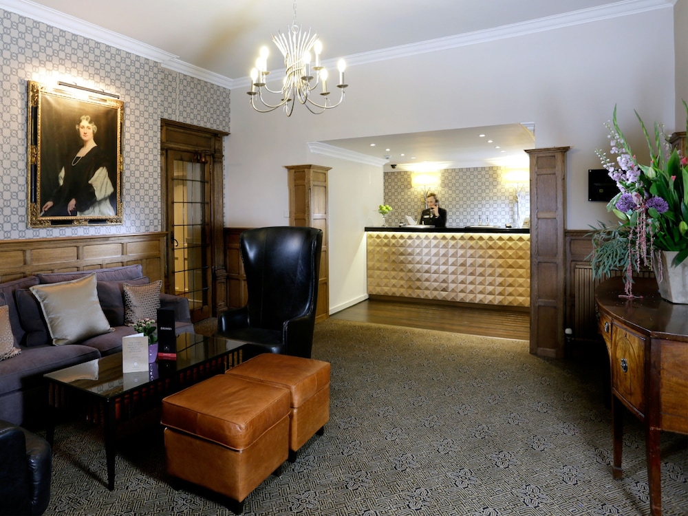 Reception, Macdonald Berystede Hotel