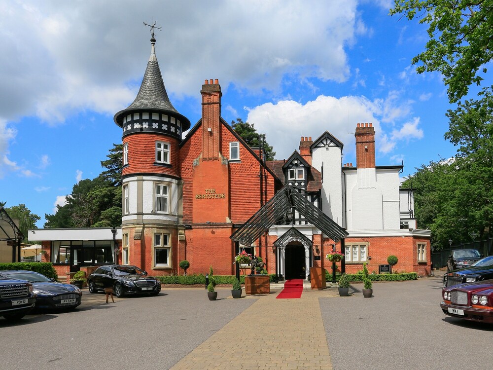 Front of property, Macdonald Berystede Hotel