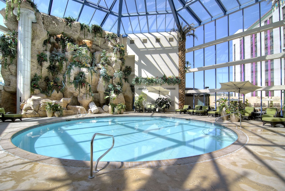 Indoor pool, Atlantis Casino Resort Spa