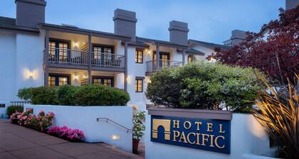 Hotel Pacific