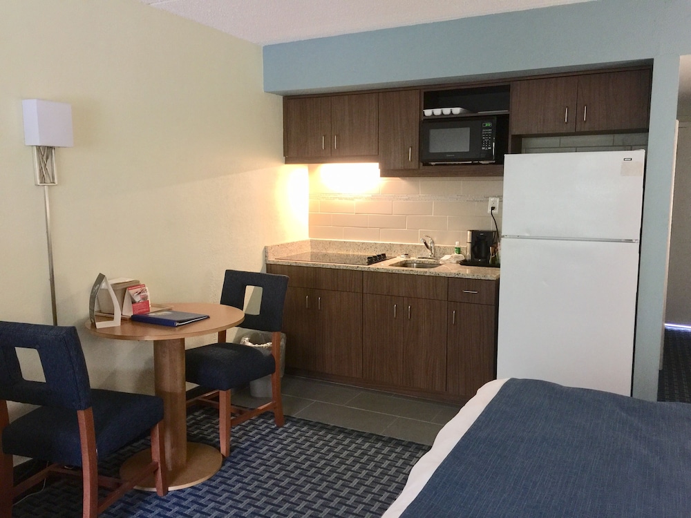 Days Inn by Wyndham Cocoa Beach Port Canaveral